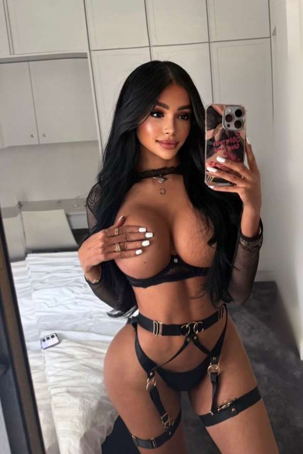 Escort Melania - Ibizahoney -