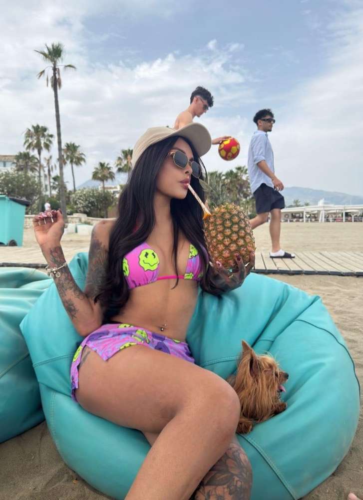 Escort Miley - Ibizahoney - escort natural pose - Petite Peruvian Shemale in Ibiza Town - in Ibiza 11