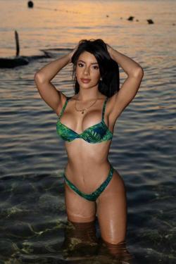 Escort -