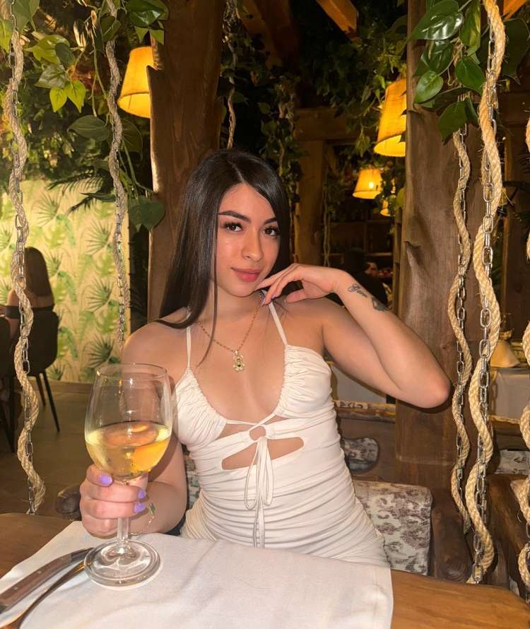 Escort Abril - Ibizahoney -