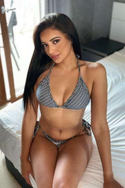 Escort -