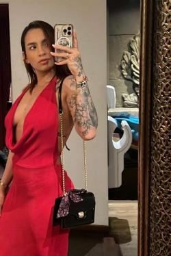 Escort -