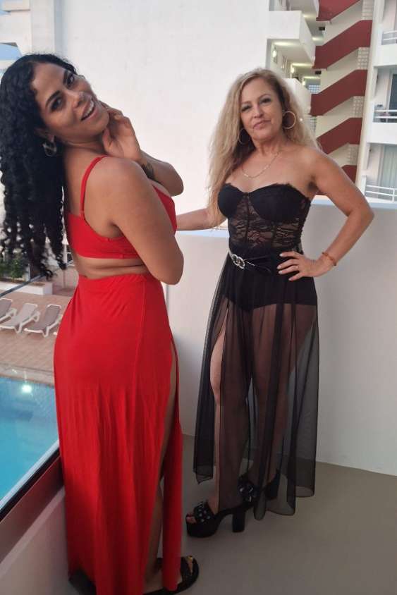 Escort Masaje 4 manos - Ibizahoney -
