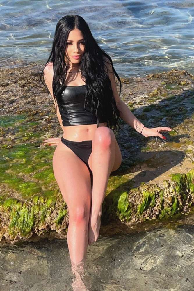 Escort Charlotte - Ibizahoney -
