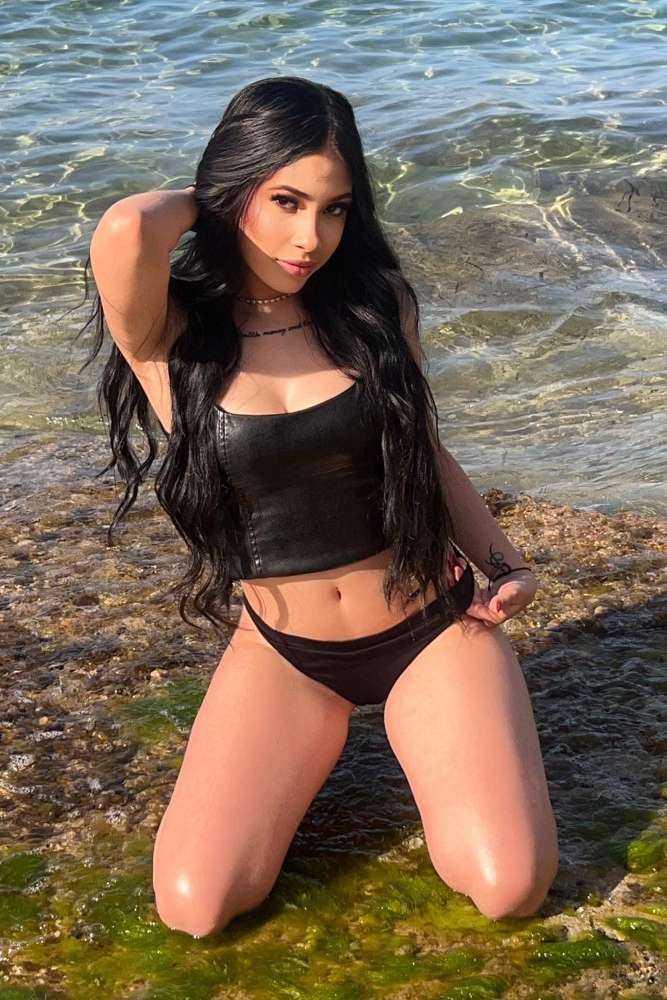 Escort Charlotte - Ibizahoney -