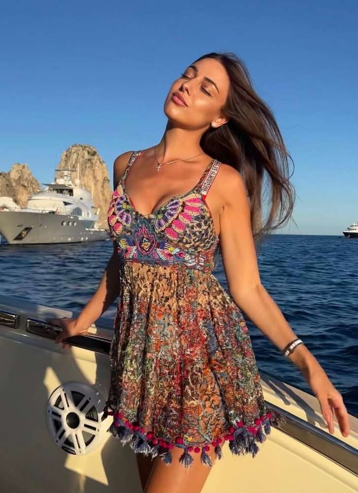 Escort Laila - Ibizahoney - callgirl sensual look - Independent / Playa den Bossa (Incalls) - in Ibiza 2
