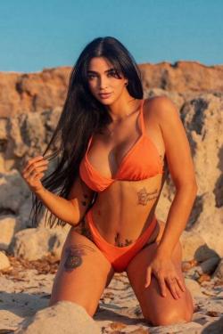 Escort -