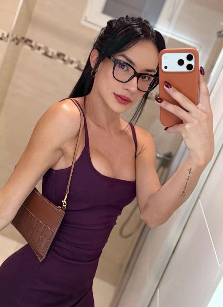 Escort Isabela - Ibizahoney - escort retrato elegante - Travesti latina guapísima dotada en Marina... - en Ibiza 1