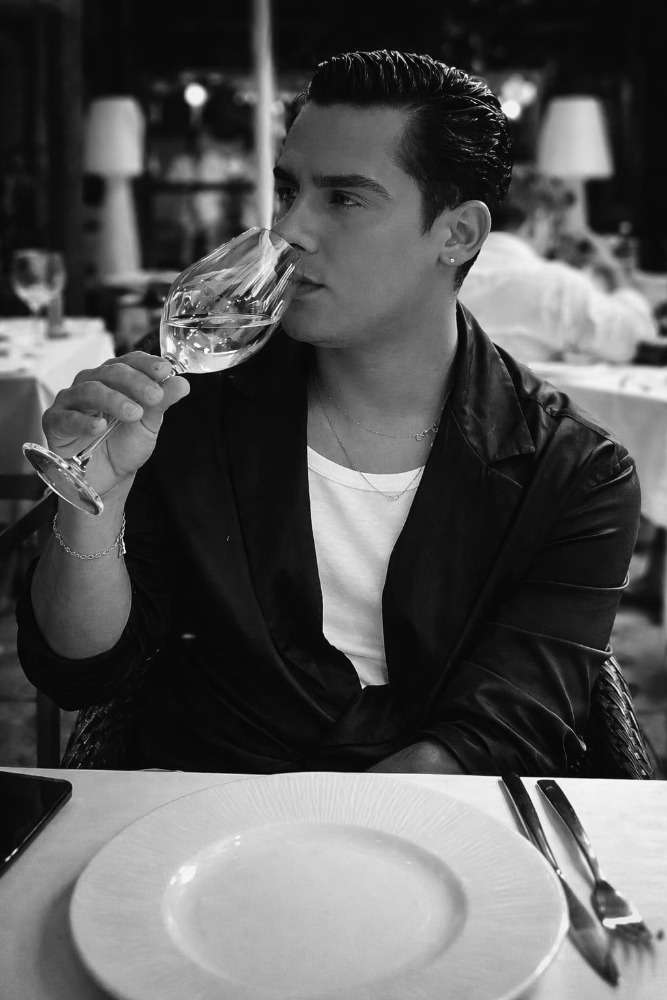 Escort Emiliano - Ibizahoney - 