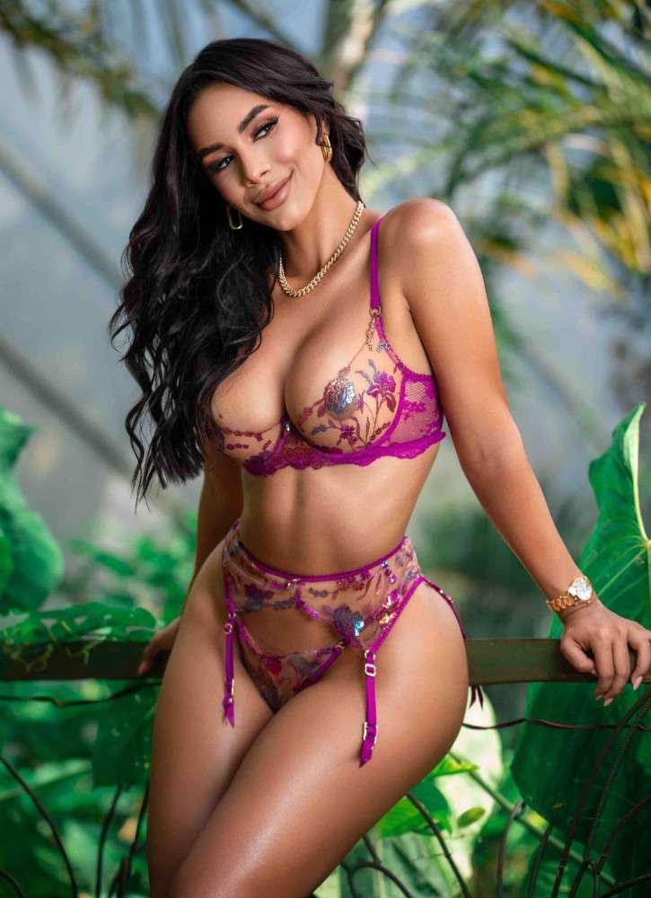 Escort Emily - Ibizahoney - 