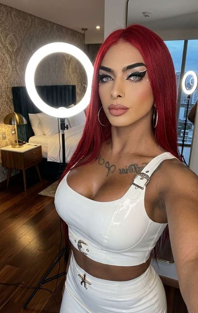 Escort Laura Snake - Ibizahoney - 