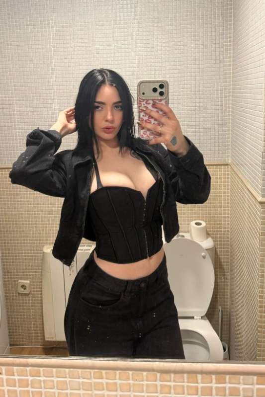 Escort Chanel - Ibizahoney - 