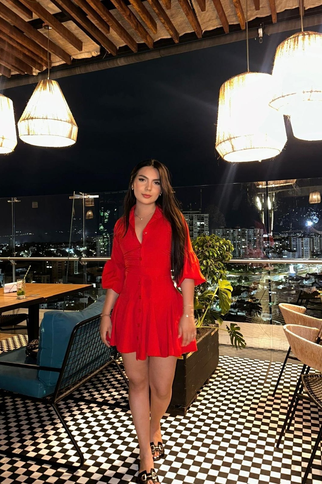 Escort Mía - Ibizahoney - Descubre a Mía, una seductora belleza colombiana de 24 años que ilumina la vibrante isla de Ibiza. Con su presencia, esta encantadora latina te invita a vivir encuentros... - Galeria Vertical (2)