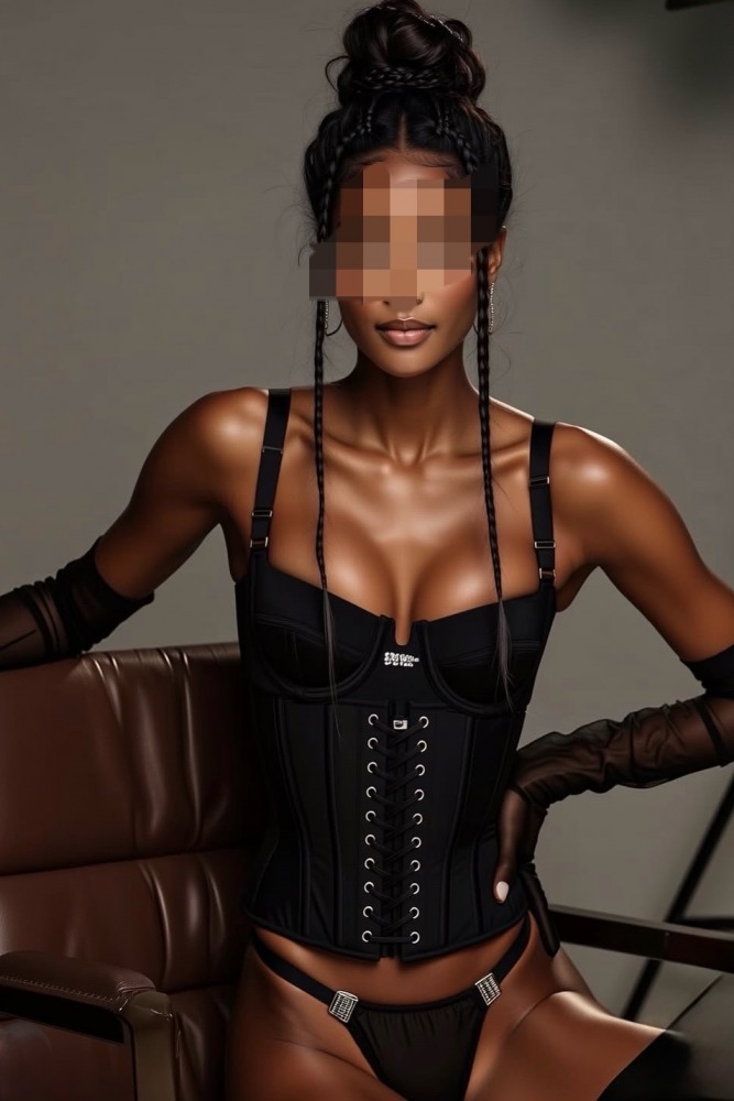 Escort Chanel - Ibizahoney - 