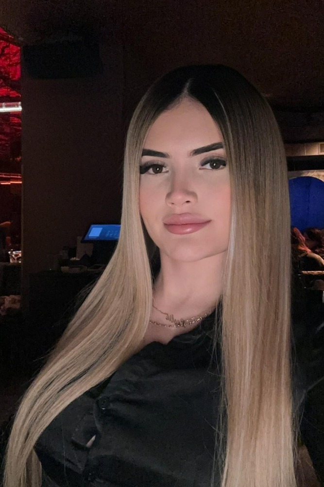 Escort Chloe - Ibizahoney - Dicen que el secreto de Ibiza se esconde en sus rincones más íntimos, y en San Jordi, cerca de Sa Carroca, te espera una de esas maravillas. Ella es Chloe, una joven latina que a... - Galeria Vertical (2)