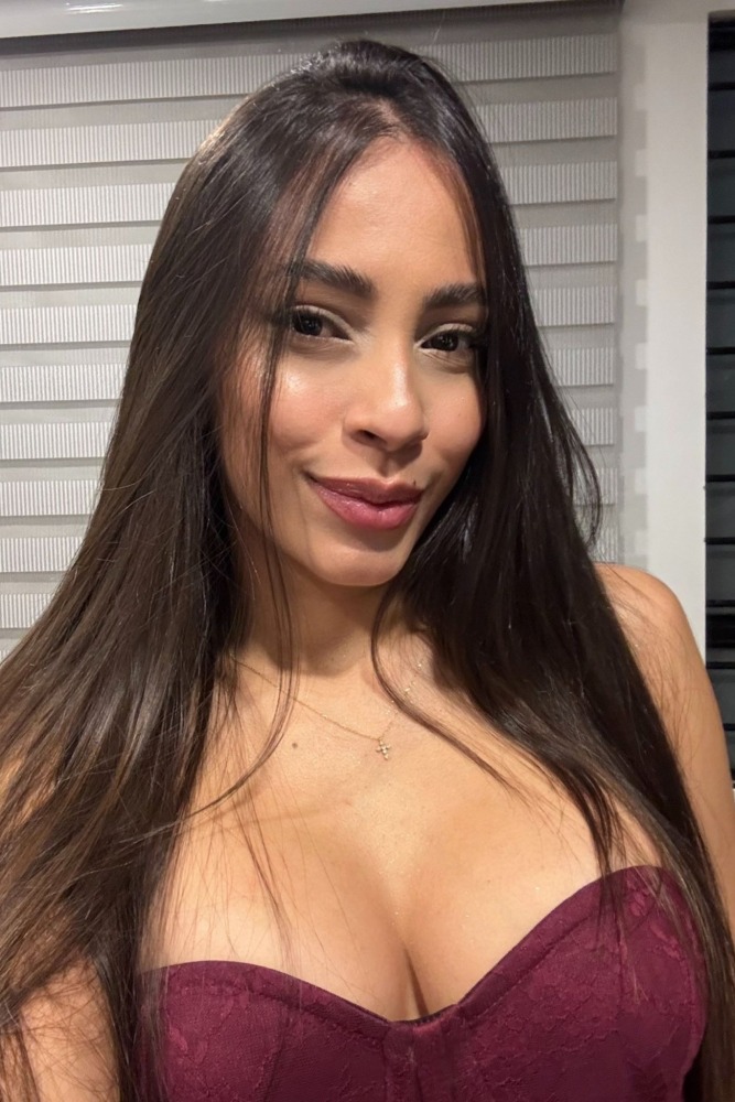 Escort Naty - Ibizahoney - Am Natty, a girl from Colombia who has arrived at the magical island of Ibiza to share its Caribbean essence. At 23 years old and 158cm of pure sensuality, I invite you to a... - Galeria Vertical (3)