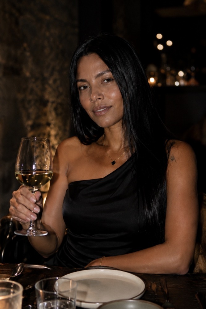 Escort Paula - Ibizahoney - callgirl look sensual - Andaluza morena en Marina Botafoch - en Ibiza 2