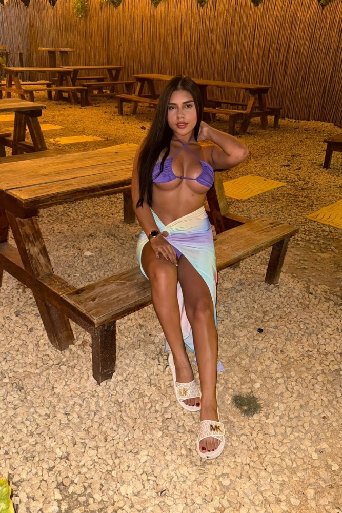 Escort Dulce - Ibizahoney - escort retrato elegante - Latina exuberante en casa privada con pisc... - en Ibiza 1