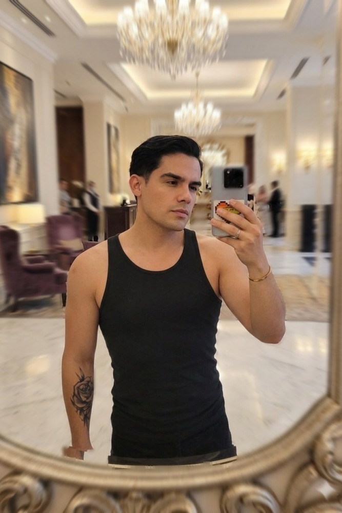 Escort Hemiliano - Ibizahoney - escort gallery image - Handsome Venezuelan for accompaniments on... - in Ibiza 5