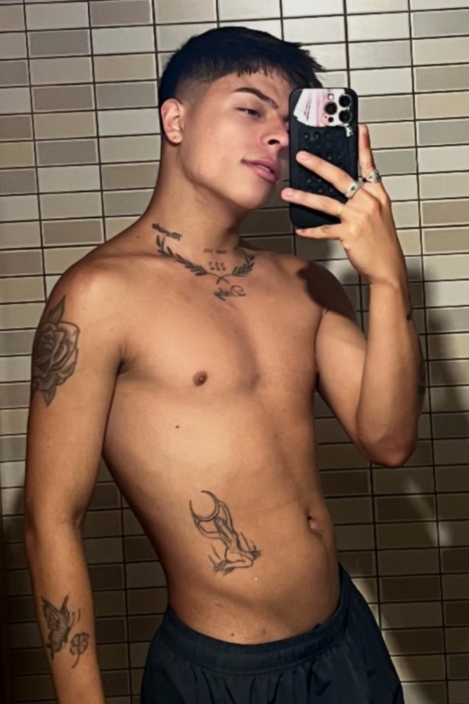 Escort Liam - Ibizahoney - escort natural pose - Young Colombian boy in the Playa den Bossa... - in Ibiza 3