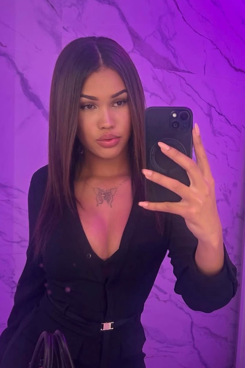 Escort Kim - Ibizahoney - callgirl sensual look - This sensual girl with more friends awaits... - in Ibiza 2