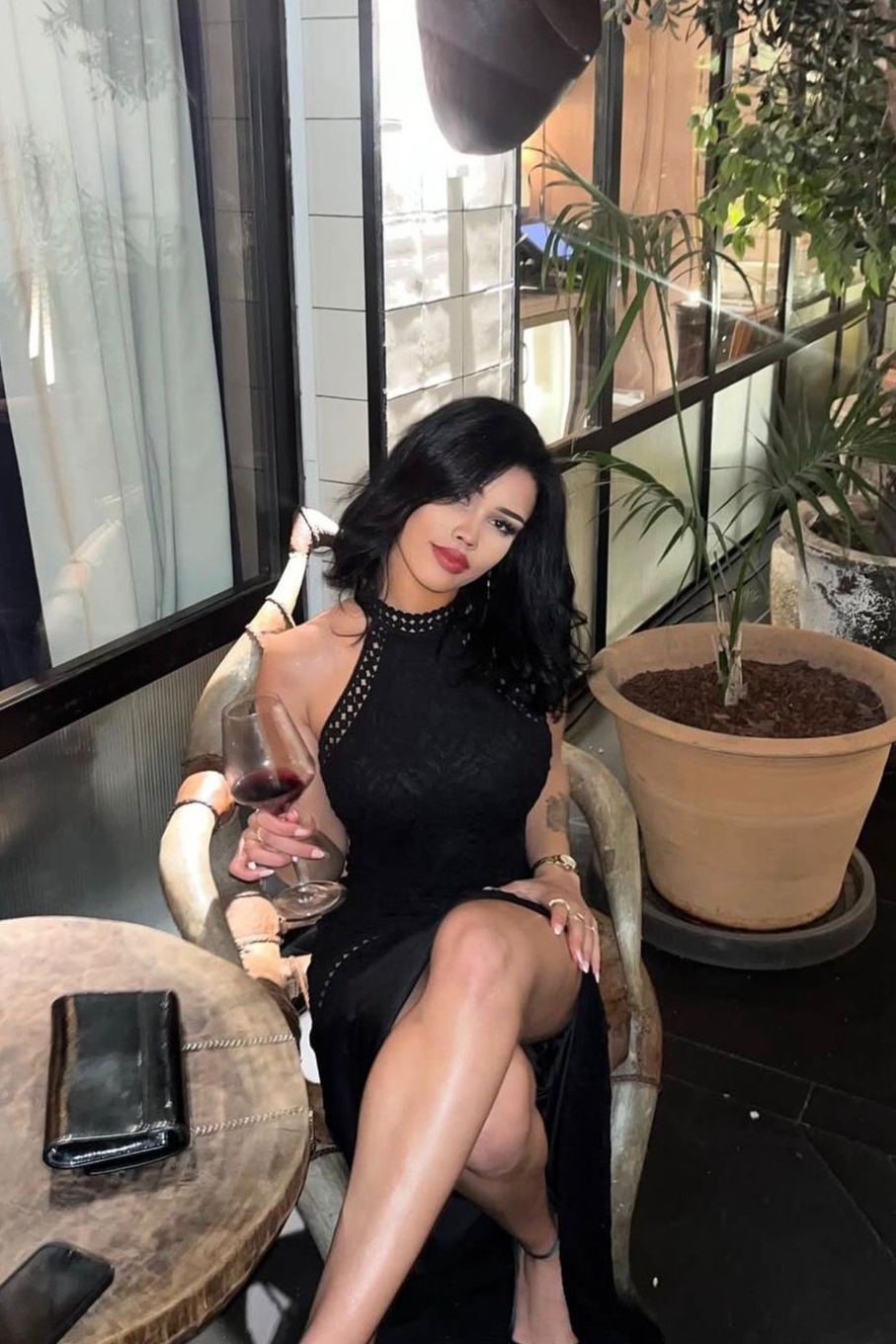 Escort Kim - Ibizahoney - callgirl sensual look - This sensual girl with more friends awaits... - in Ibiza 10