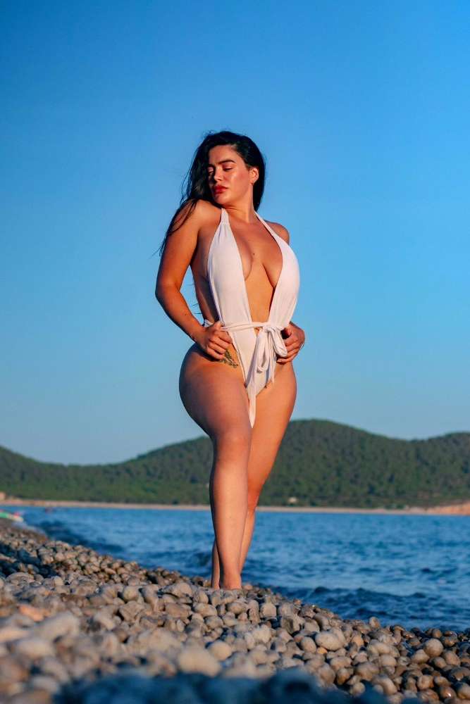 Escort Victoria - Ibizahoney - callgirl look sensual - Venezolana exuberante con fotos reales en... - en Ibiza 2
