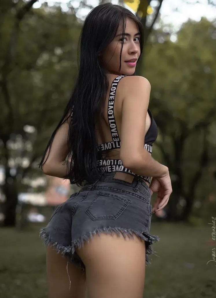 Escort Mia - Ibizahoney - escort gallery image - Very pretty short Latina in Playa den Boss... - in Ibiza 5