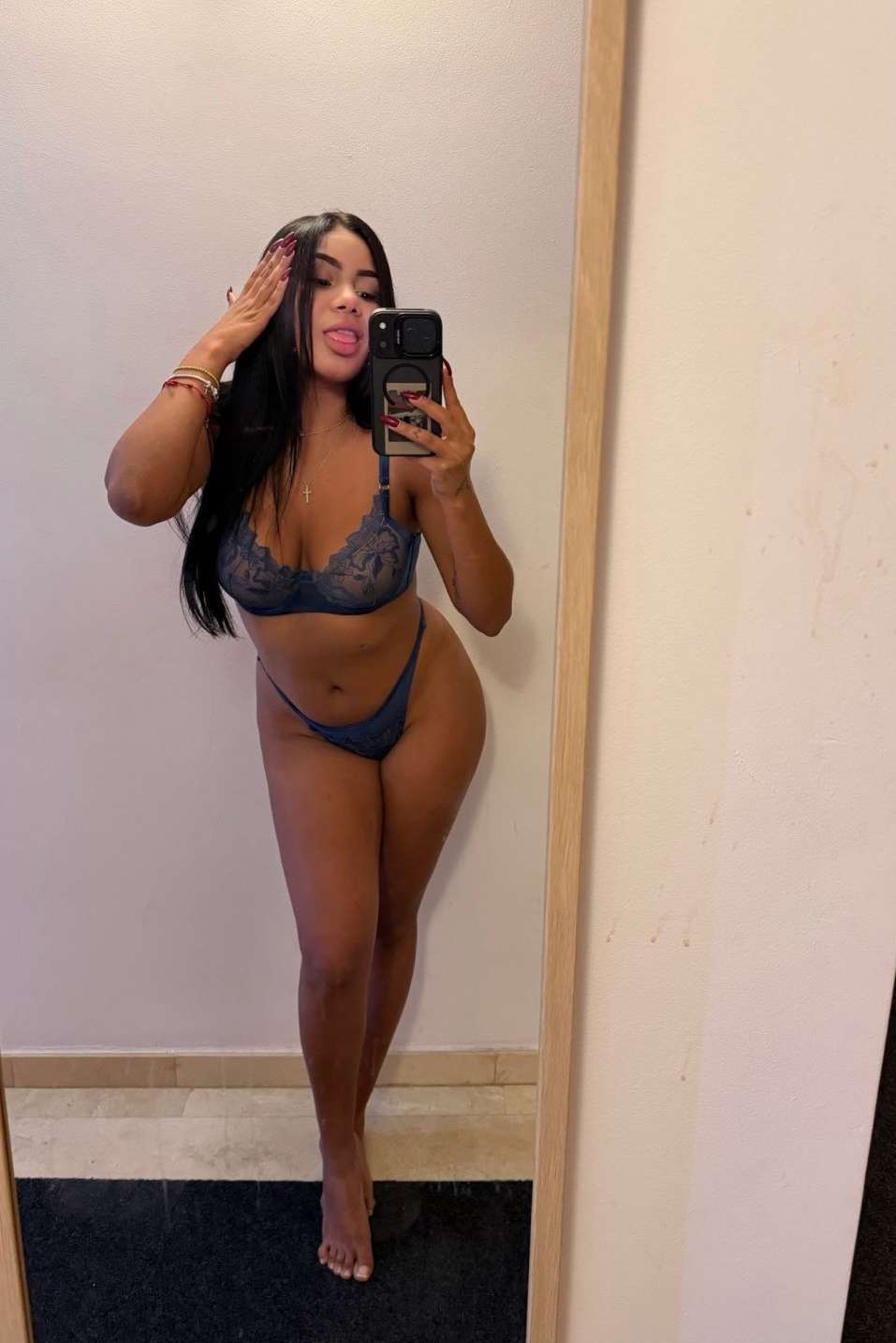 Escort Ivanka - Ibizahoney - escort retrato elegante - Venezolana de 23 años en Playa den Bossa - en Ibiza 1