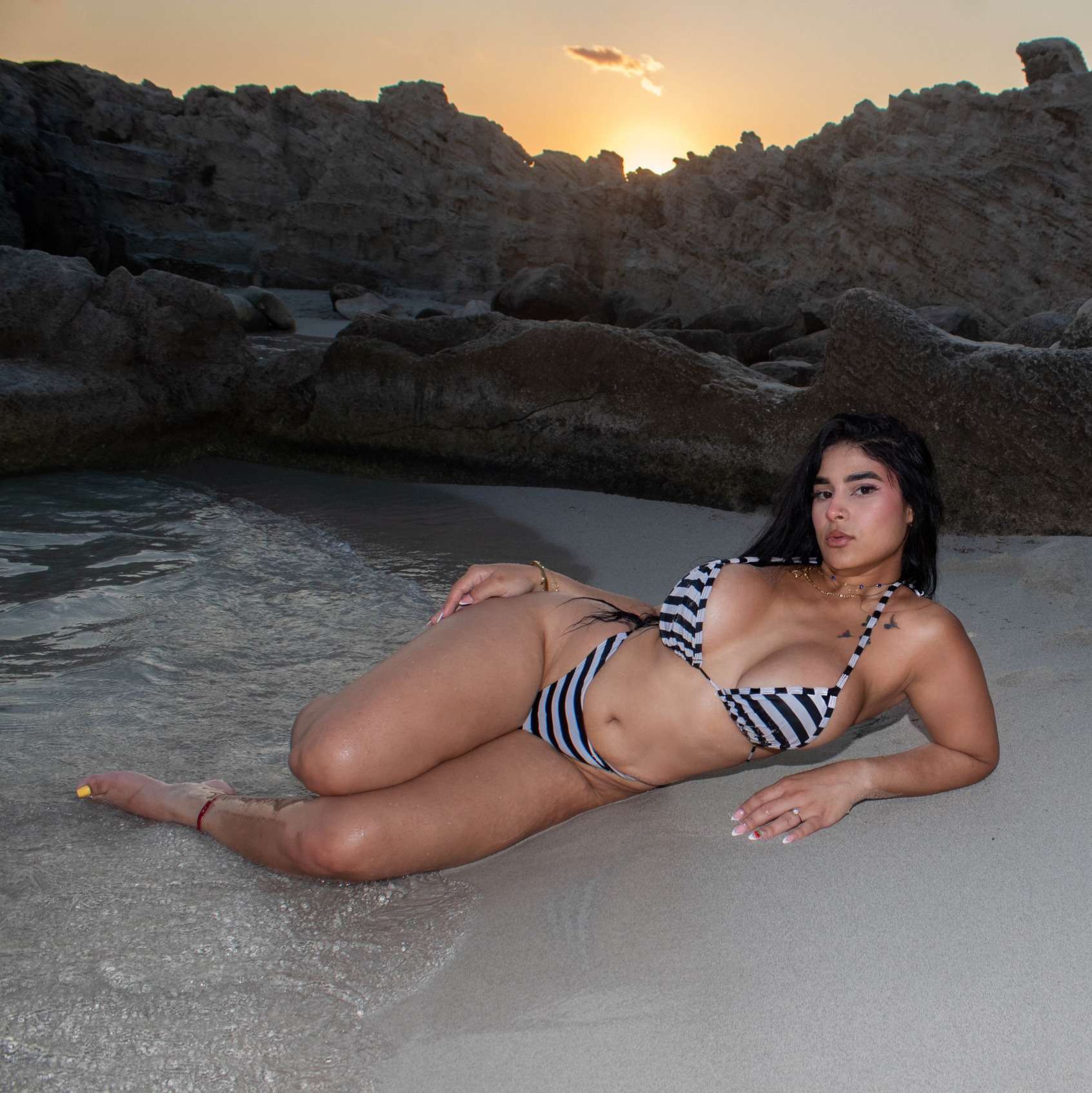 Escort Gisele - Ibizahoney - escort imagen de galeria - Sexy tetona latina para encuentros en Play... - en Ibiza 5