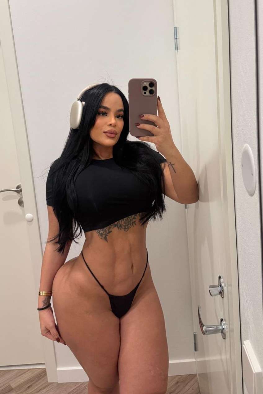 Escort Vicky - Ibizahoney - escort retrato elegante - Latina alta exuberante en Playa den Bossa. - en Ibiza 1