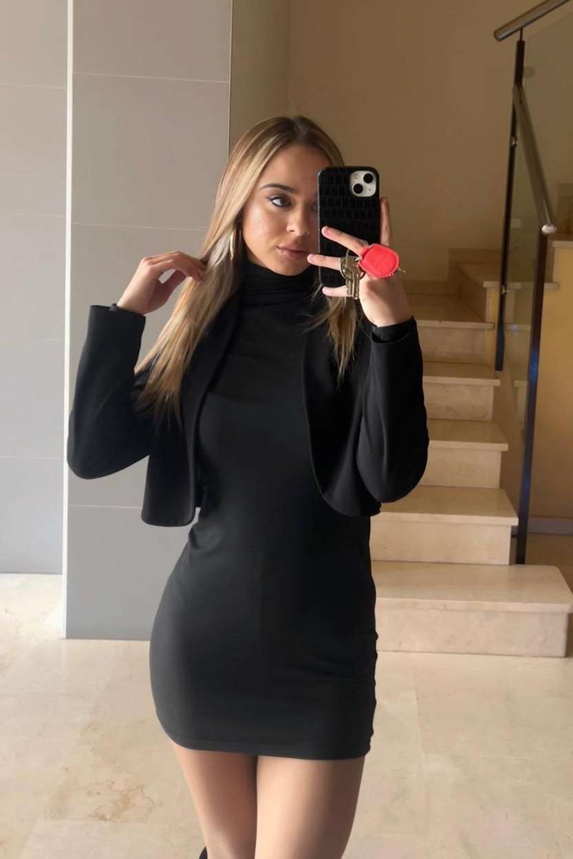 Escort Aitana - Ibizahoney - escort elegant portrait - Pretty brunette Spanish girl in Sa Carroca - in Ibiza 1