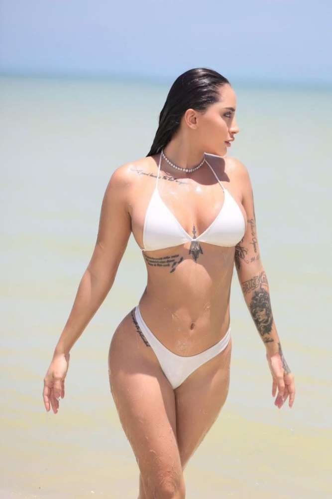 Escort Sarah - Ibizahoney - escort retrato elegante - Colombiana tatuada con pechos preciosos - en Ibiza 1