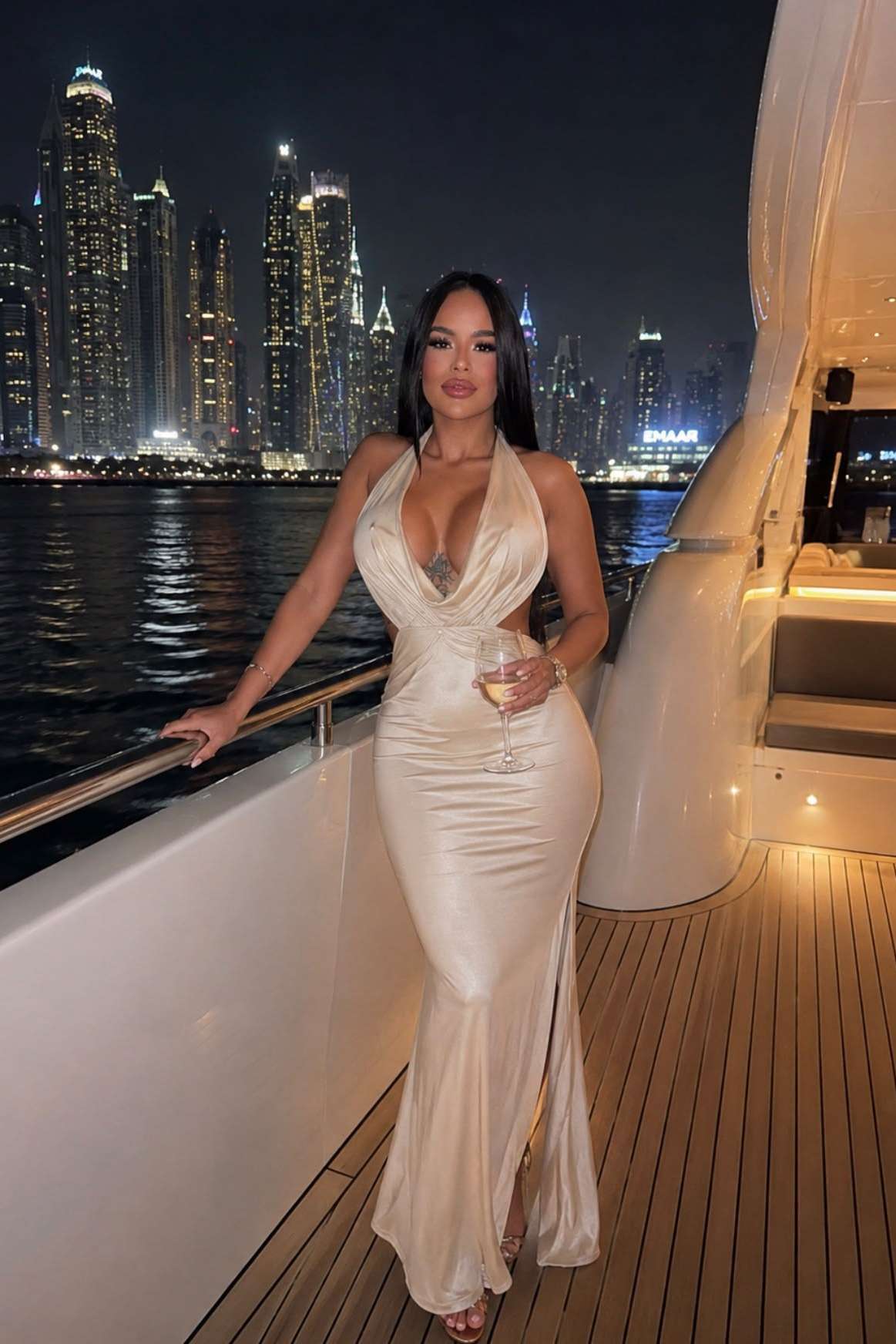 Escort Vicky - Ibizahoney - escort elegant portrait - Exuberant Latina with a beautiful face in... - in Ibiza 9