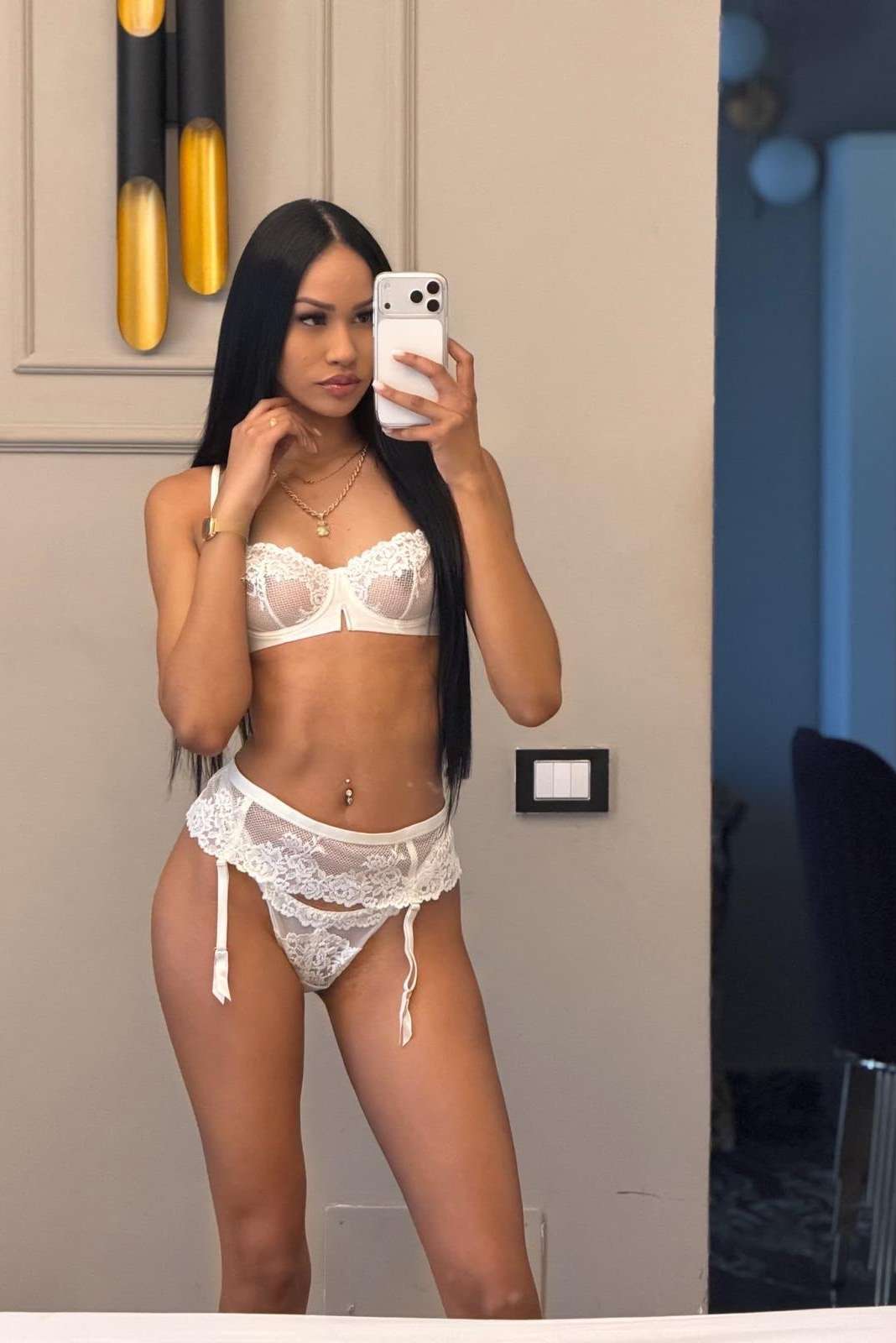 Escort Georgina - Ibizahoney - escort elegant portrait - Petite Latina is waiting for you in a luxu... - in Ibiza 1