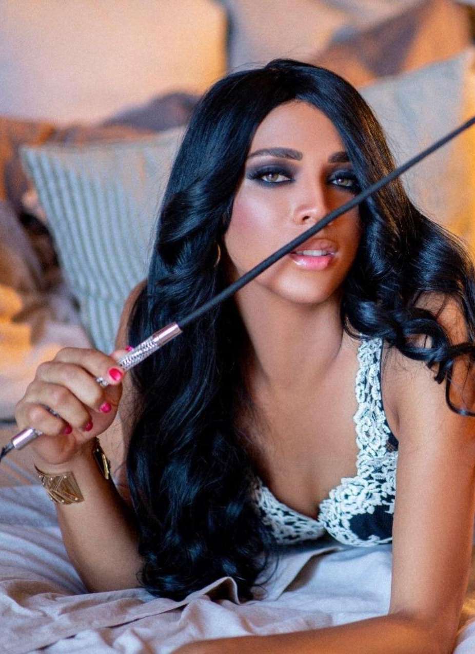 Escort Paula - Ibizahoney - escort retrato elegante - Trans morena colombiana en Playa den Bossa - en Ibiza 1