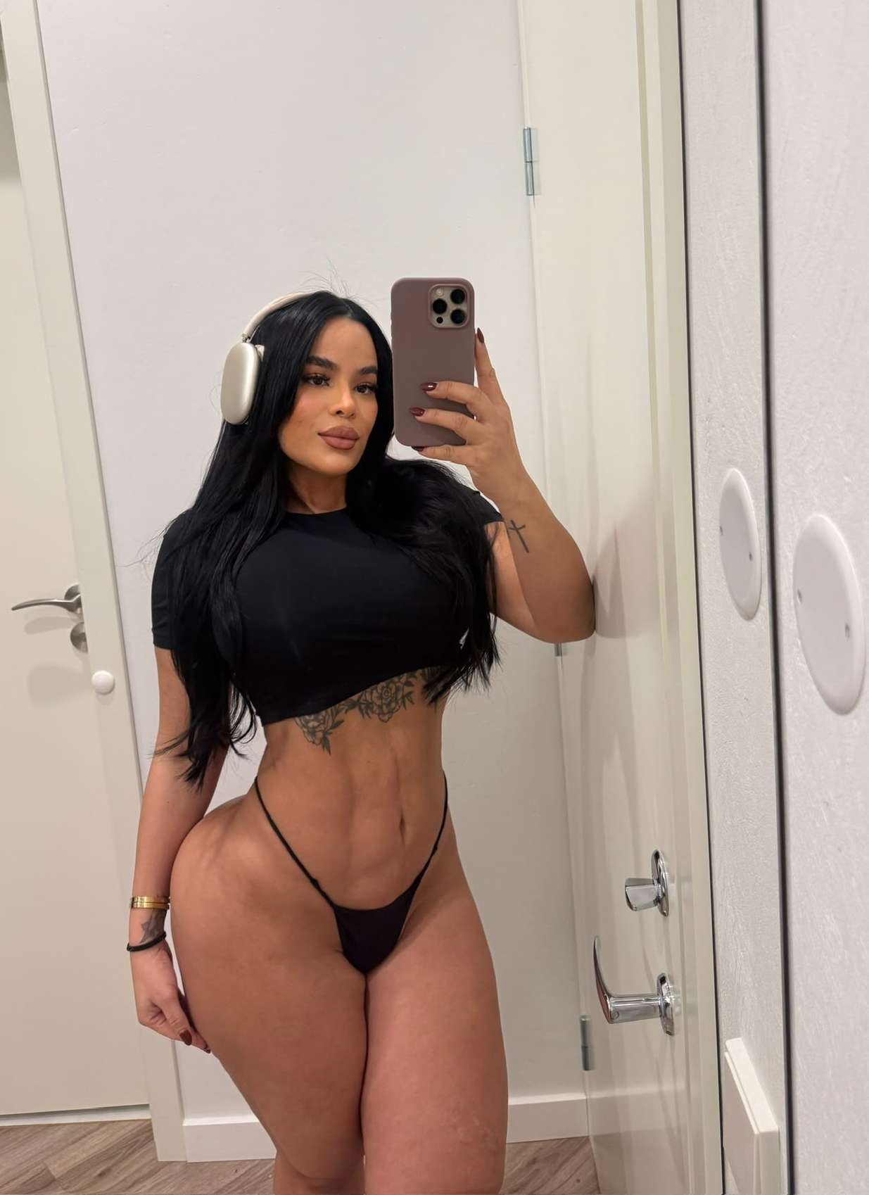 Escort Vicky - Ibizahoney - escort elegant portrait - Lush Latina with a sex bomb body in Ibiza. - in Ibiza 1