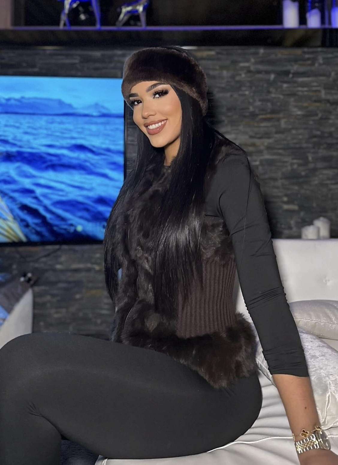 Escort Emily - Ibizahoney - callgirl perfil fotografico - Cercanía, calidez y una presencia natural... - en Ibiza 6