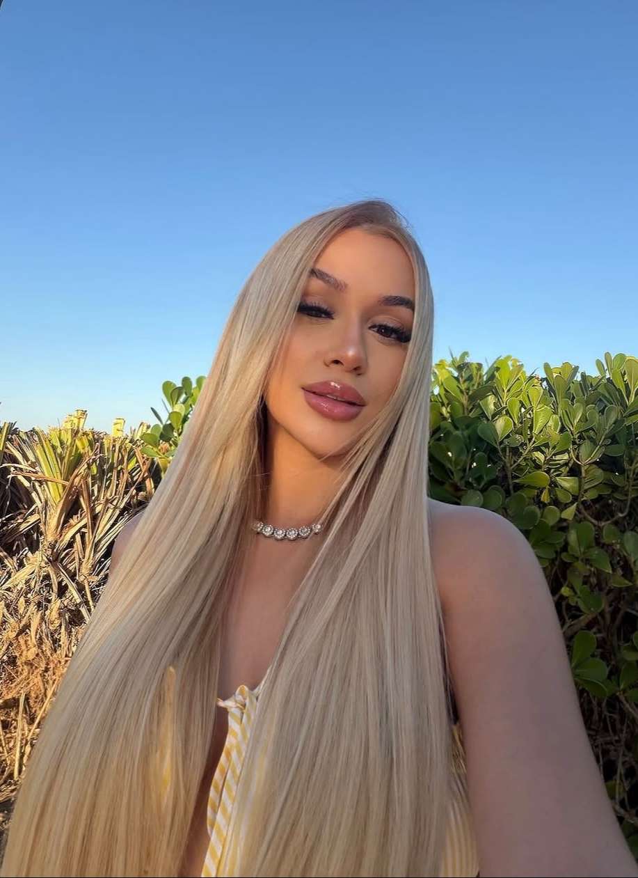 Escort Karina - Ibizahoney - escort elegant portrait - Sexy blonde Brazilian in Marina Botafoch w... - in Ibiza 1