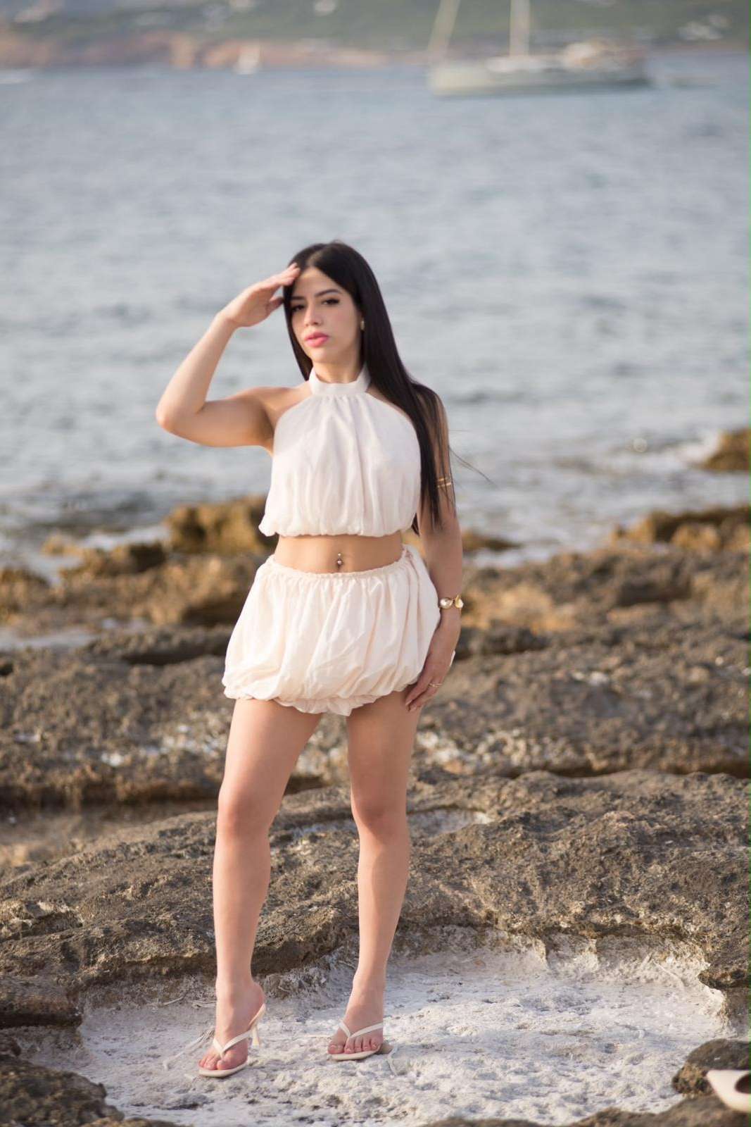 Escort Nicole - Ibizahoney - escort natural pose - Sensual young Venezuelan girl in San Anton... - in Ibiza 3