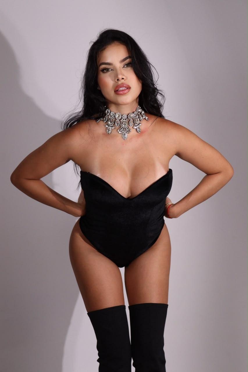 Escort Estefanía - Ibizahoney - escort elegant portrait - Beautiful Latina girl to meet at a luxury... - in Ibiza 1