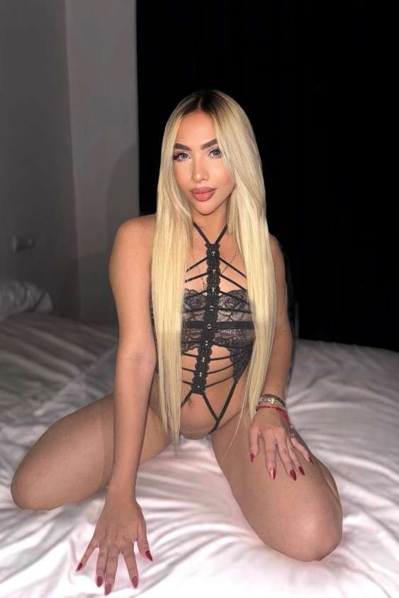 Escort Zoe - Ibizahoney - callgirl sensual look - Blonde Colombian with a very sensual mouth... - in Ibiza 10