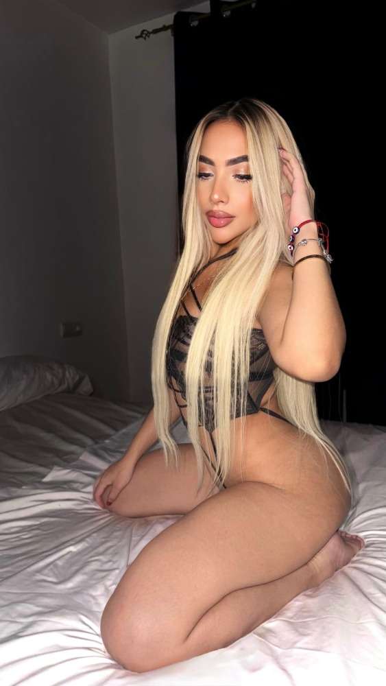 Escort Zoe - Ibizahoney - callgirl sensual look - Blonde Colombian with a very sensual mouth... - in Ibiza 2