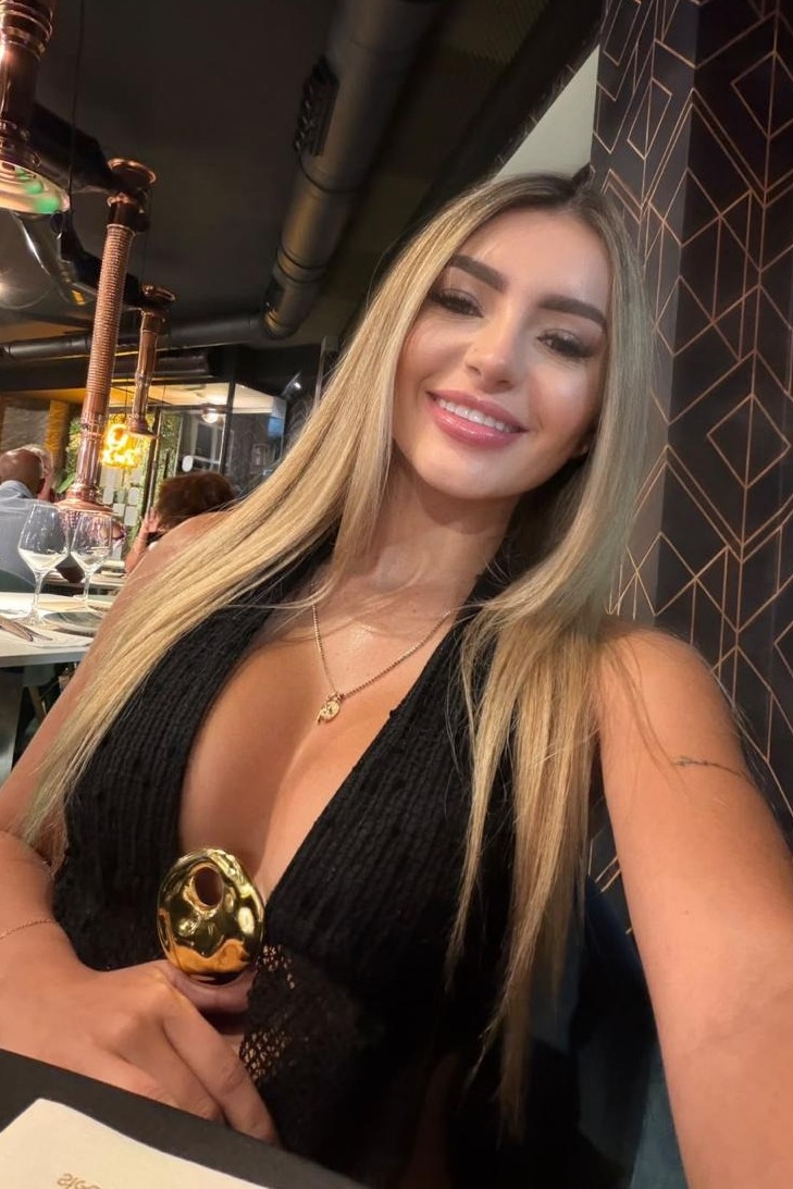 Escort Nina - Ibizahoney - escort natural pose - Expert in relaxing massages and pleasure i... - in Ibiza 3